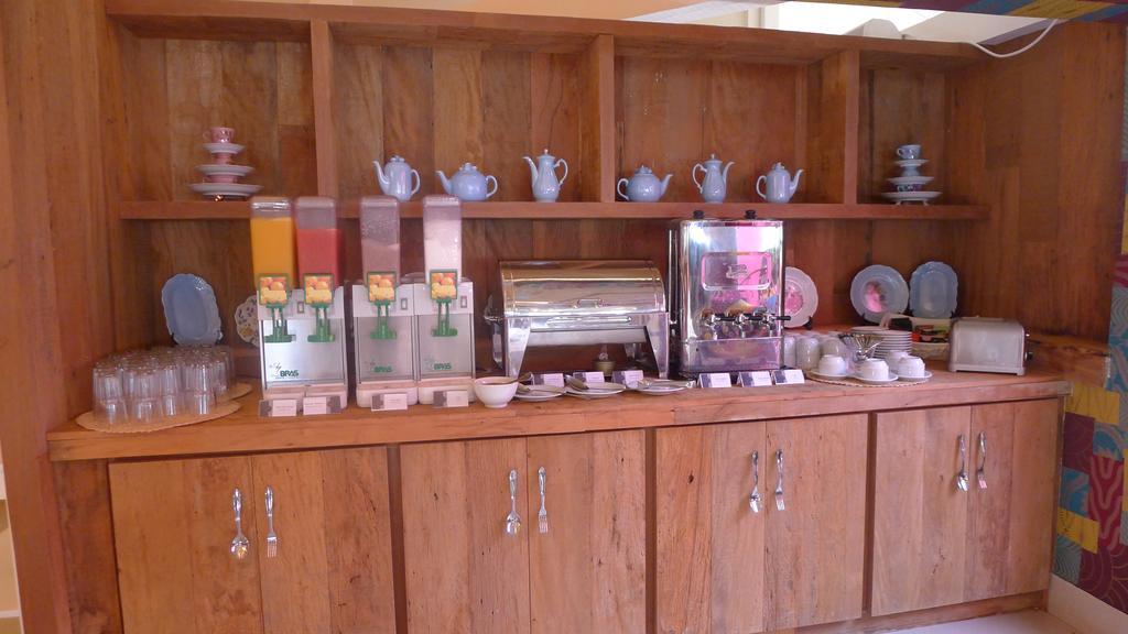 Costa Verde Tabatinga Hotel Caraguatatuba Exterior photo A typical breakfast buffet
