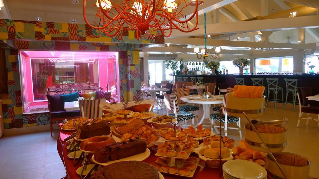Costa Verde Tabatinga Hotel Caraguatatuba Exterior photo A buffet at a hotel